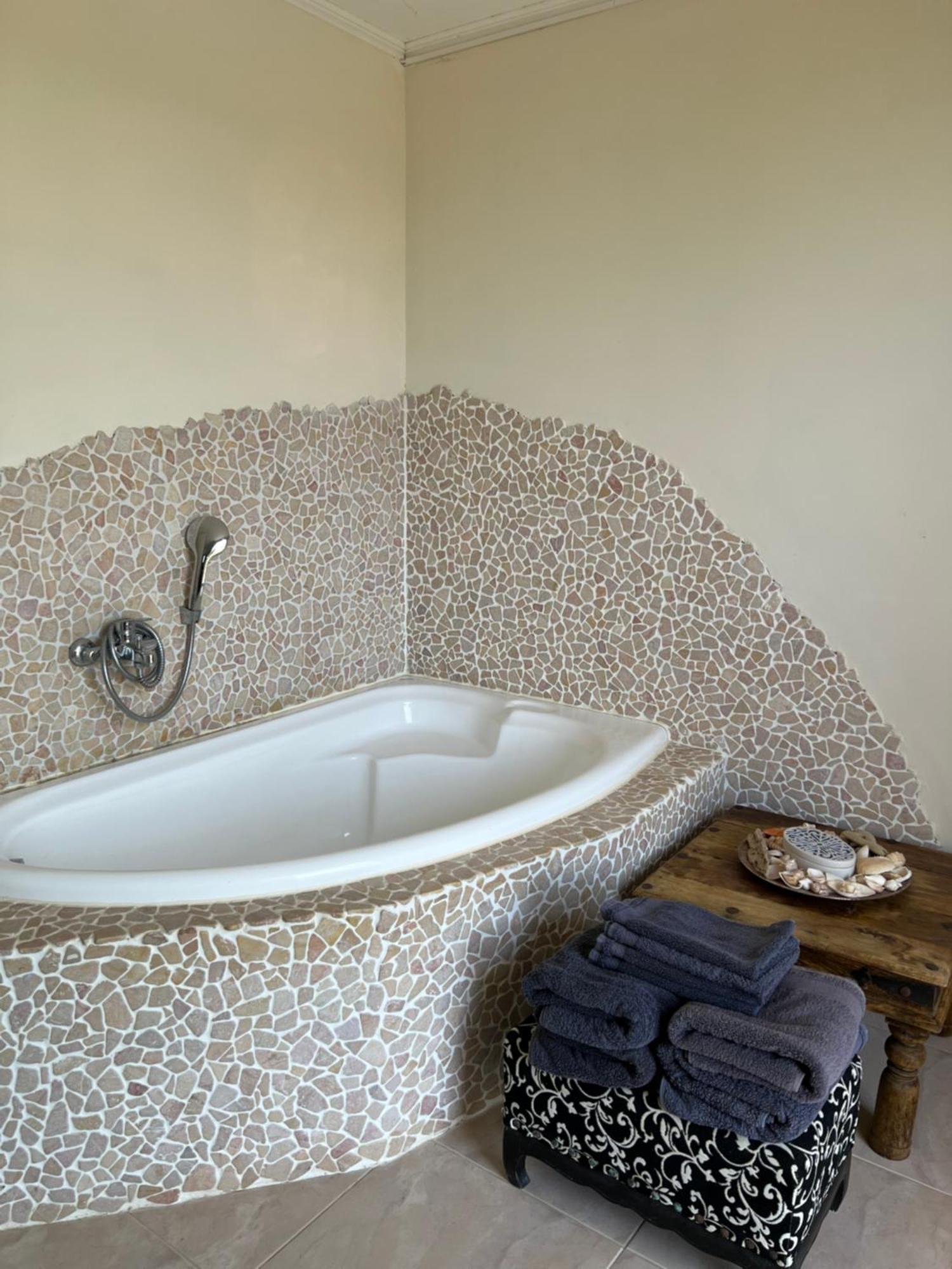 Peaceful Amongst Olive Groves By The Sea Holiday home